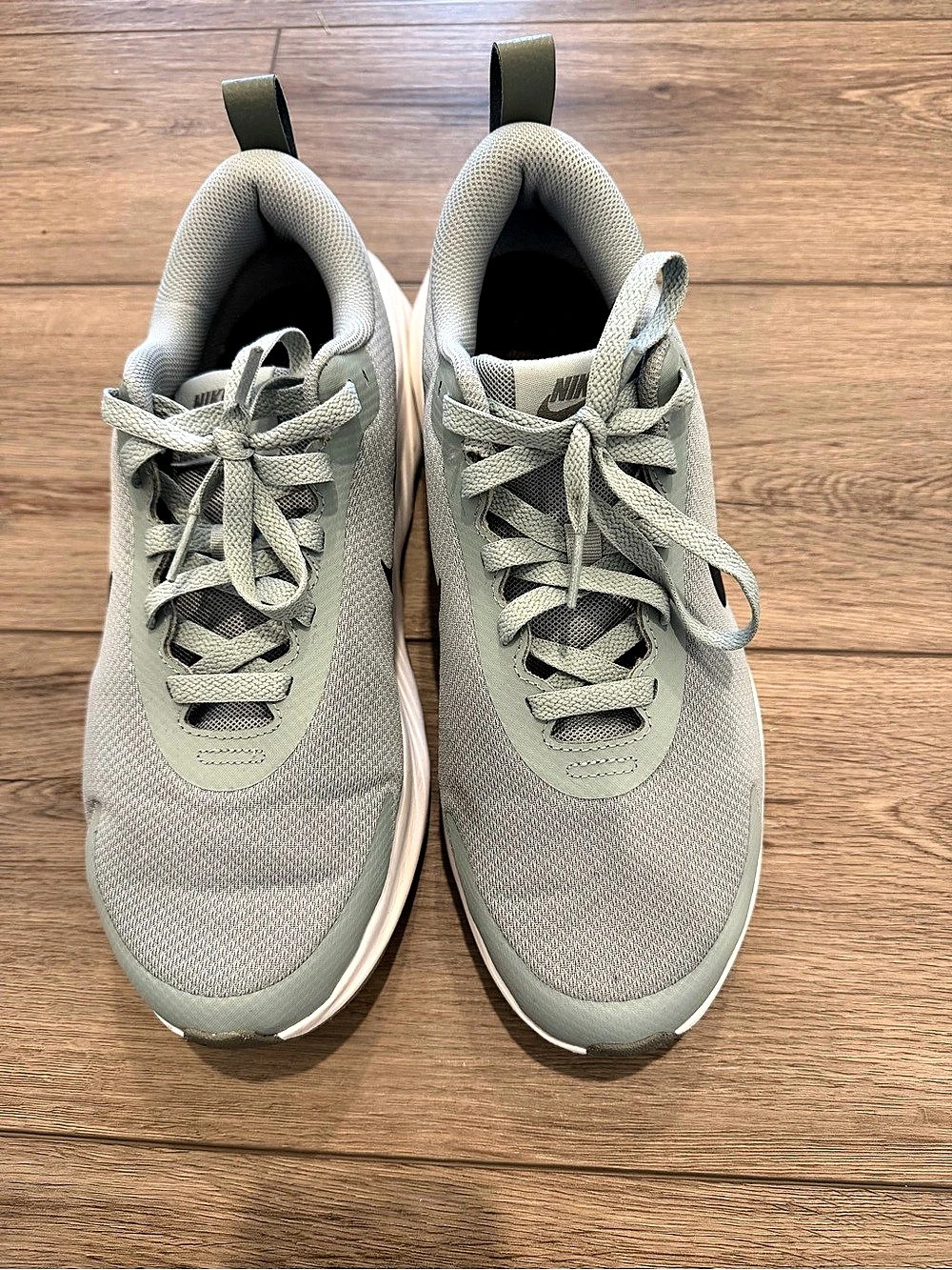 Nike Motiva Sage Green & Gray Sneakers